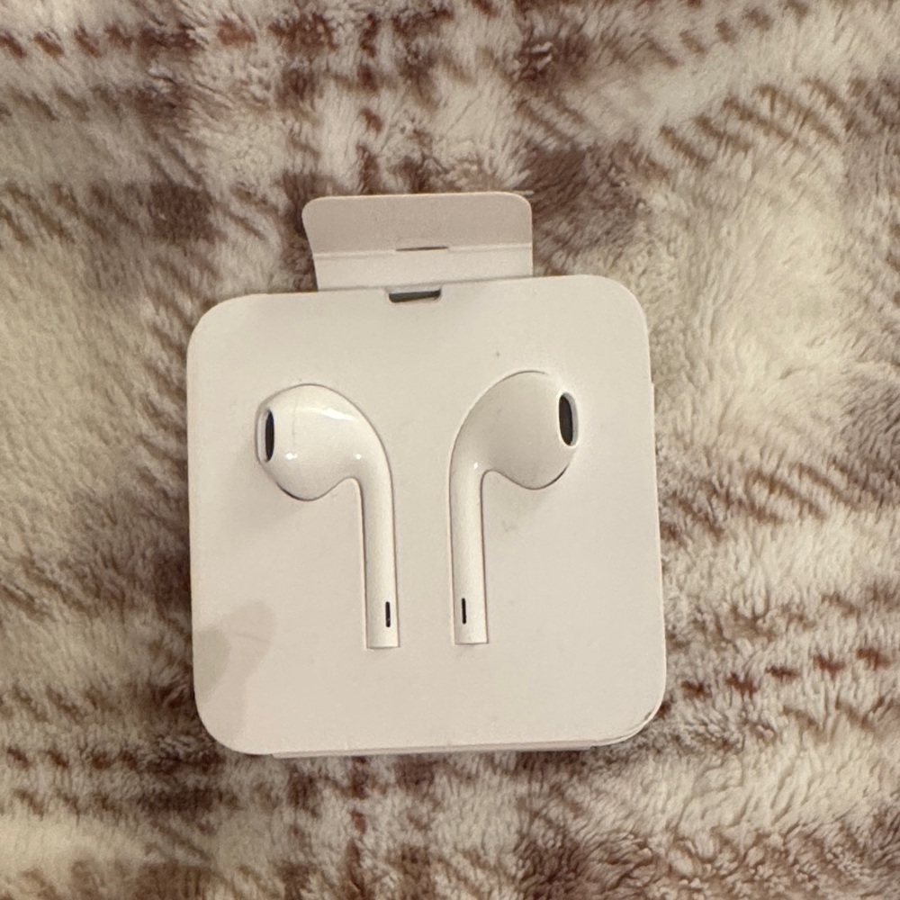 Apple White Wired Lightning Earbuds